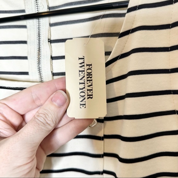 Forever 21 Cream & Black Striped Sleeveless Midi Dress NWT Sz S  14x32” - Picture 7 of 10